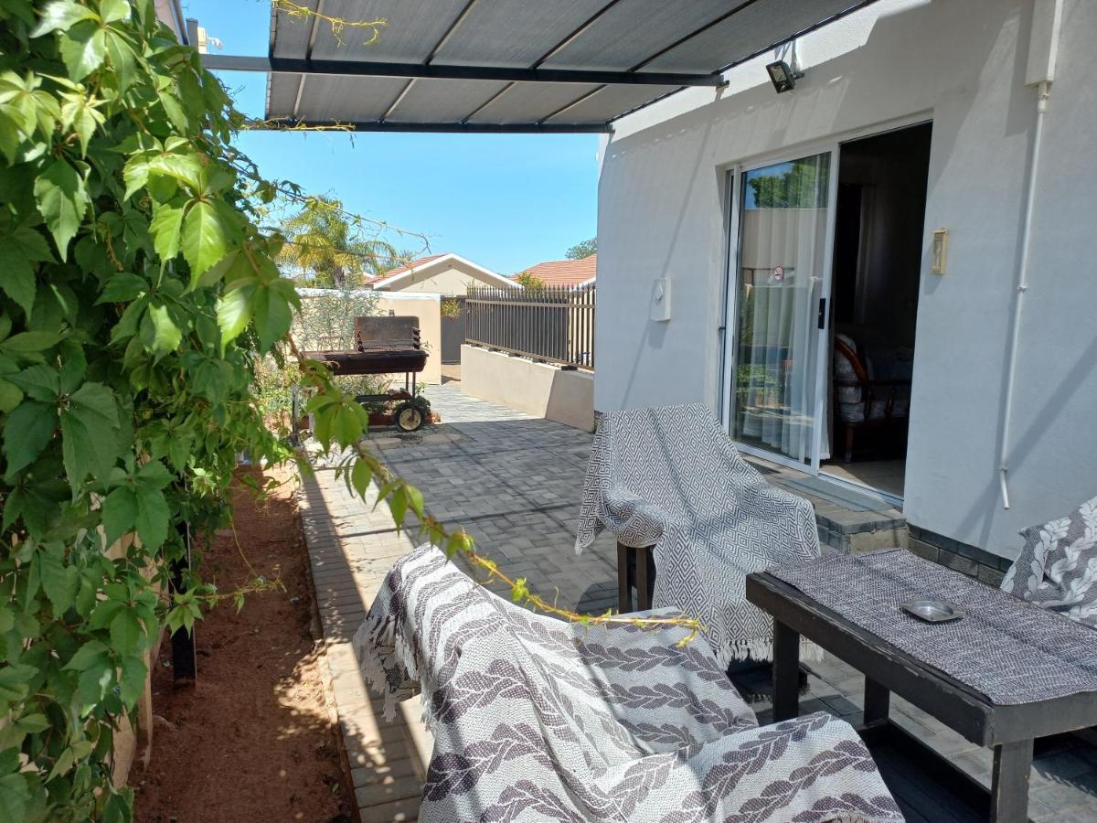 Come Home In Oudtshoorn Self-Catering Units Екстер'єр фото