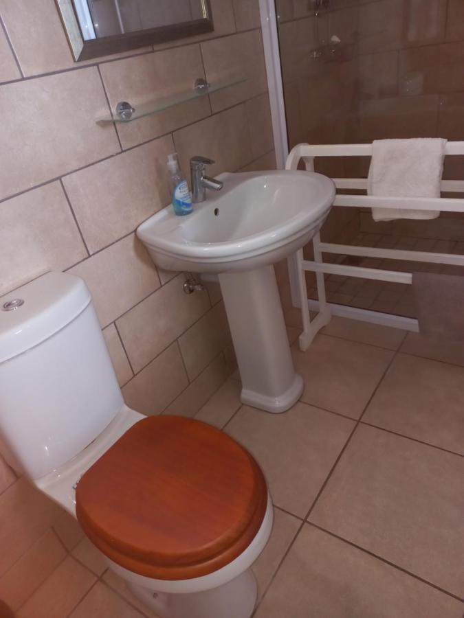 Come Home In Oudtshoorn Self-Catering Units Екстер'єр фото