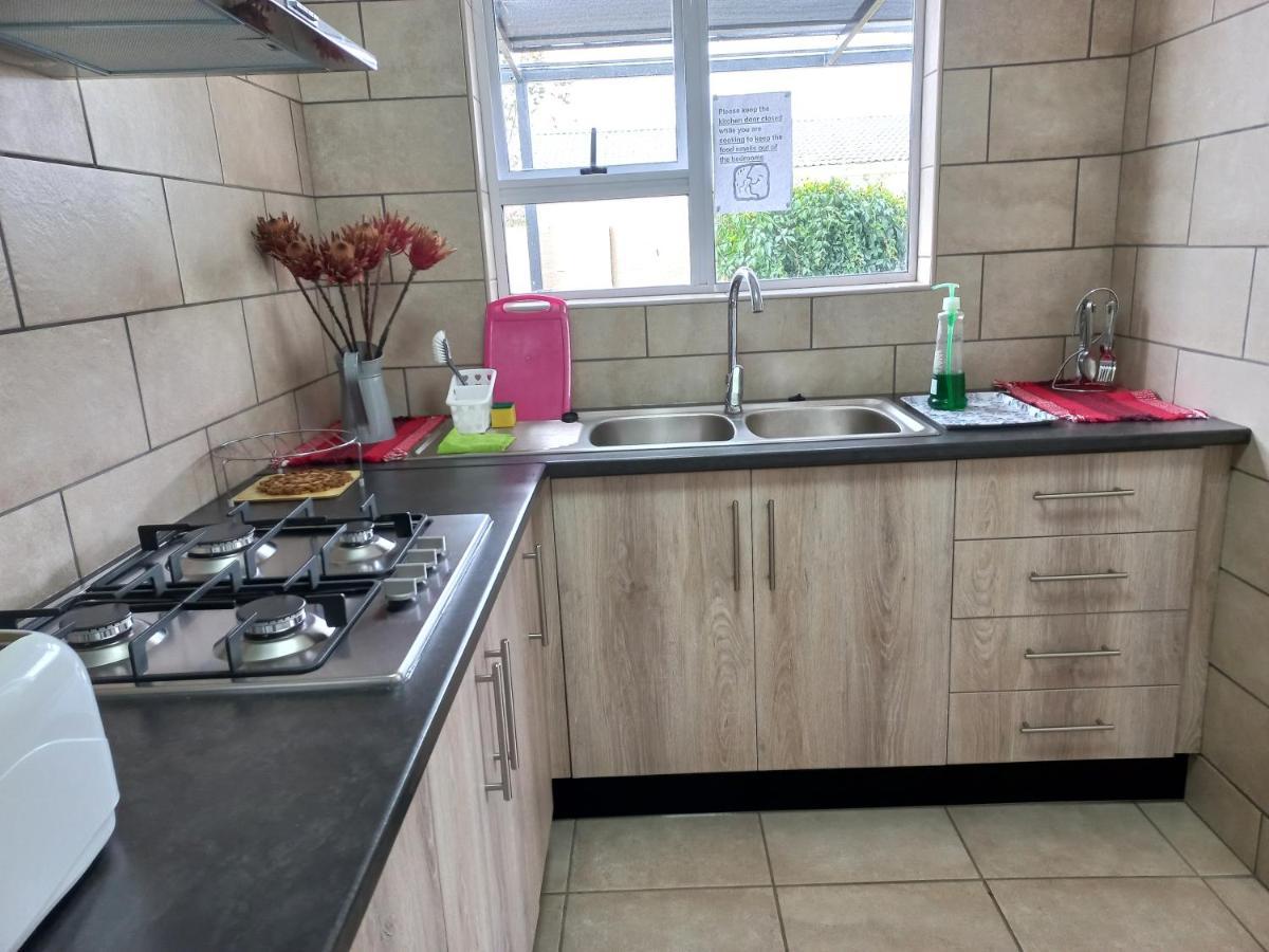 Come Home In Oudtshoorn Self-Catering Units Екстер'єр фото