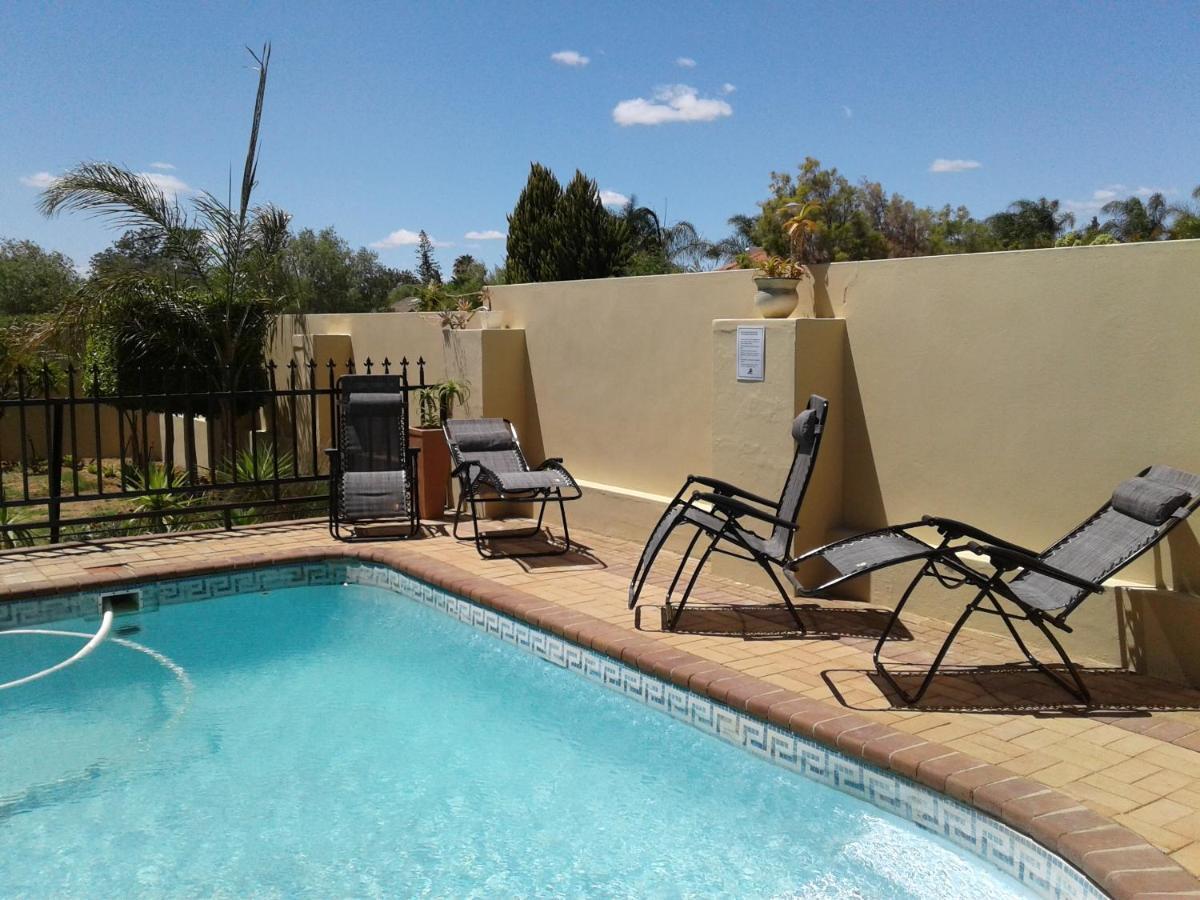 Come Home In Oudtshoorn Self-Catering Units Екстер'єр фото
