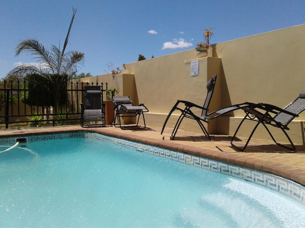 Come Home In Oudtshoorn Self-Catering Units Екстер'єр фото